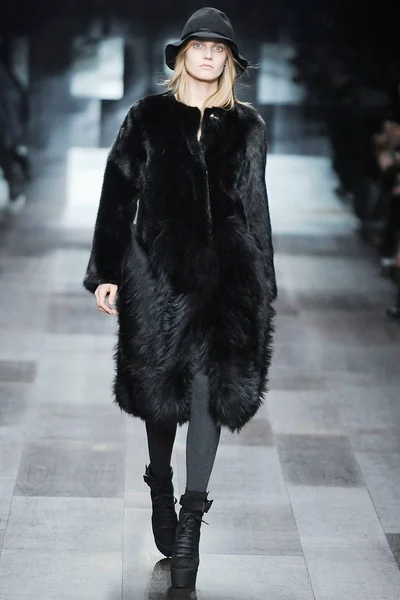 Look 26